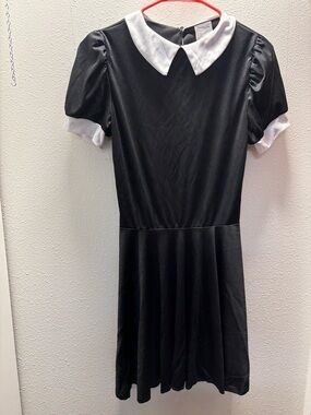 Girls Wednesday Halloween Costume,   Black Dress with White Peter Pan Collar